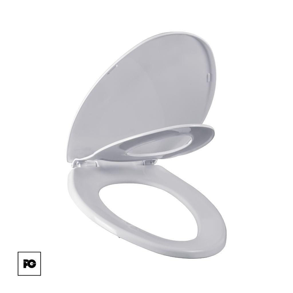 Asiento de plástico alargado con adaptador infantil, color blanco, frente cerrado con tapa.